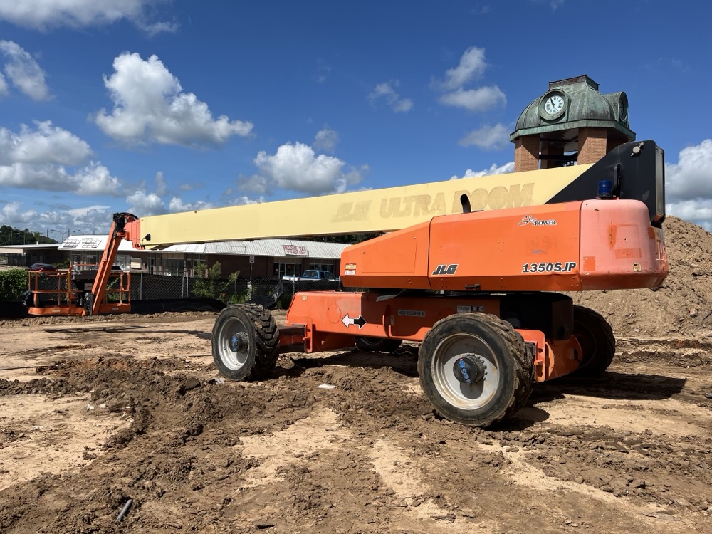 JLG Boom Lift - Professional Aerial Equipment